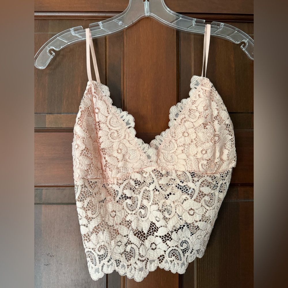 Love Tree Lace Bralette in Light Pink